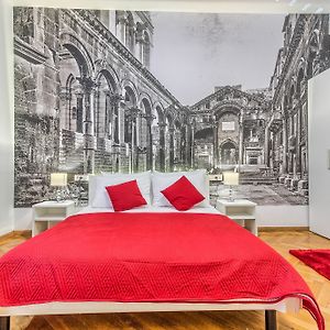 Split Urban Rooms III